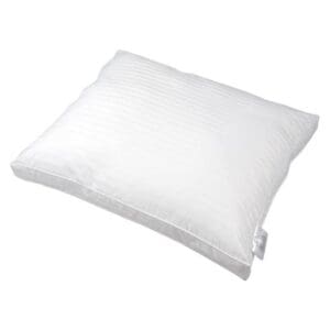 Wit kussen op witte achtergrond, geïsoleerd.