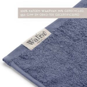 Blauwe handdoek, 70% gerecycled katoen, Oeko-Tex gecertificeerd.